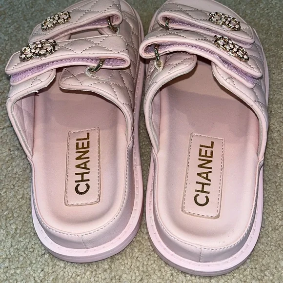 Chanel knockoff Pink Sandles - Picture 2 of 5